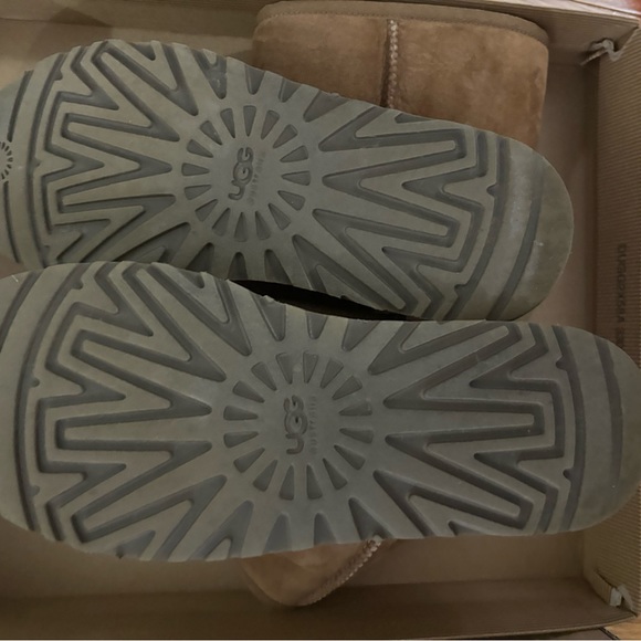 Like New Ugg Classic Short Boots - Picture 3 of 7